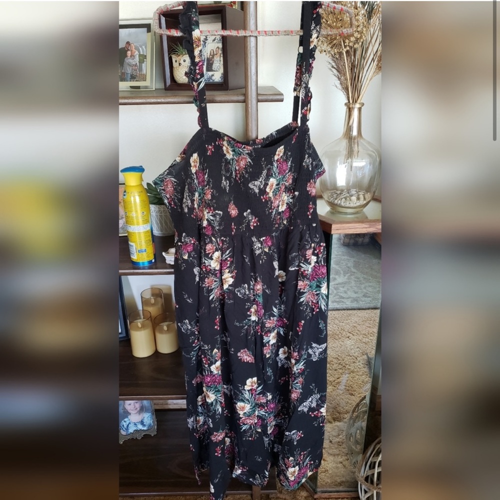 Torrid Dress size 3 Black Floral Maxi Dress
